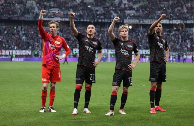 09 03 2025, Bundesliga, Eintracht Frankfurt 1 FC Union Berlin, f l , Goalkeeper Frederik Rönnow 1 FC Union Berlin , Marin Ljubicic 1 FC Union Berlin , Andras Schäfer 1 FC Union Berlin , Danilho Doekhi 1 FC Union Berlin celebrate with the fans DFL DFB REGULATIONS PROHIBIT ANY USE OF PHOTOGRAPHS AS IMAGE SEQUENCES AND OR QUASI VIDEO xdcx Copyright: HMBxMedia Claus