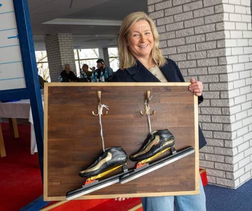 Speed skating, press conference of Claudia Pechstein at the Müggelturm in the Hauptmann Restaurant in Berlin Köpenick, in the picture Claudia Pechstein ends her career and hangs up her skates, 10 03 2025, Copyright: xMatthiasxKochx