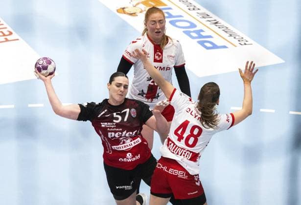 HANDBALL WOMEN 1 BUNDESLIGA 19 GAME DAY THC HB LUDWIGSBURG FOR EDITORIAL PURPOSES ONLY p 15 03 2025 Bad Langensalza Handball Women 1 Bundesliga Women Season 2024 2025 Salzhalle 19 Matchday Thüringer HC HB Ludwigsburg in photo Josefine Hanfland 57 Thüringer HC in duel with Dorottya FaluvÃ gi 48 HB Ludwigsburg and Sofia Hvenfelt 20 HB Ludwigsburg Germany Thuringia Bad Langensalza Copyright SaschaxFromm Copyright: SaschaxFromm doc7zs34i89ims6f30j8xg ,EDITORIAL USE ONLY Copyright: SaschaxFromm