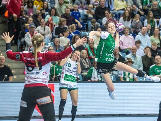 Pam Korsten VfL Oldenburg, 26 from outside, VfL Oldenburg vs Frisch Auf Goeppingen, Handball, 1 Bundesliga, Season 2024 2025, 16 03 2025 VfL Oldenburg vs Frisch Auf Goeppingen, Handball, 1 Bundesliga, Season 2024 2025, 16 03 2025 Oldenburg Copyright: xMichaelxSchmidt Eibner-Pressefotx EP_MST