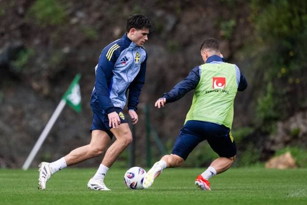 250317 Besfort Zeneli of the Swedish men s national football team during a training session on March 17, 2025 in Marbella Photo Carl Sandin BILDBYRAN code CS CS0692 fotboll football soccer fotball landskamp träning practice training sverige sweden sverige a bbeng Copyright: CARLxSANDIN BB250317CS052
