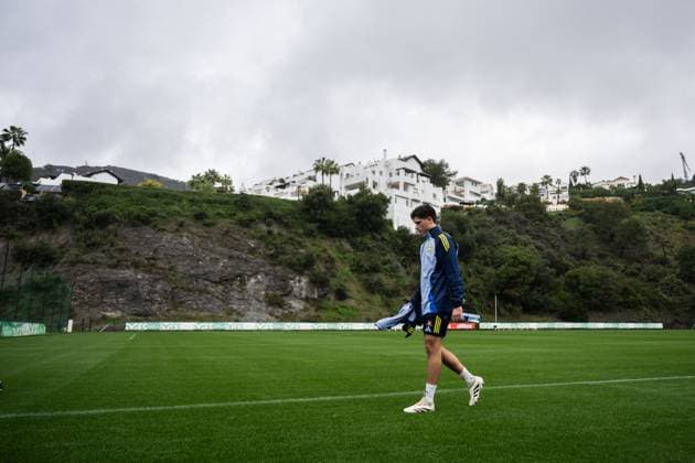 250317 Besfort Zeneli of the Swedish men s national football team during a training session on March 17, 2025 in Marbella Photo Carl Sandin BILDBYRAN code CS CS0692 fotboll football soccer fotball landskamp träning practice training sverige sweden sverige a bbeng  Copyright: CARLxSANDIN BB250317CS070