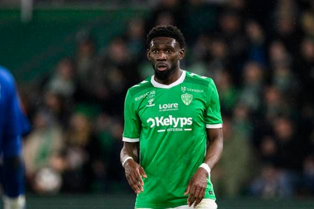 Saint Etienne, France February 22 Dylan Batubinsika of Saint Etienne looks on during the France Ligue 1 McDonald™s match between AS Saint Etienne and Angers SCO at Stade Geoffroy Guichard on February 22, 2025 in Saint Etienne, France Photo by JustPictures Saint Etienne Stade Geoffroy Guichard France Copyright: x x2025xEurasiaxSportxImagesx jp-en-EuSpIm-MM5_ASSE_Angers_22Feb2025_SE2626
