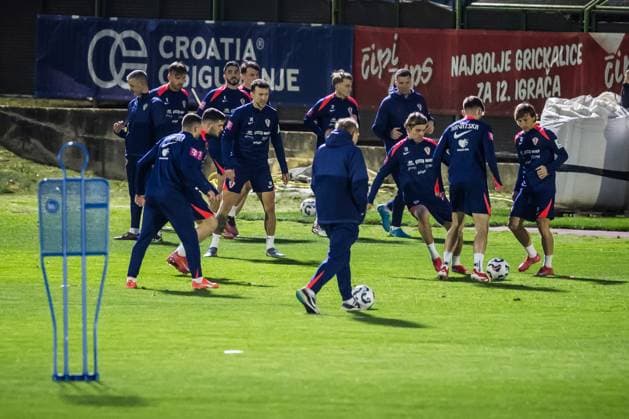 Training session of Croatian National Football Team Croatia s Martin Baturina, Ivan Perisic, Borna Sosa and Luka Modric warm up during training session of Croatian National Football Team at Poljud Stadium on March 17, 2025 in Split, Croatia. Croatia will play UEFA League of Nations match against France on March 20.  ZvonimirxBarisin PIXSELL