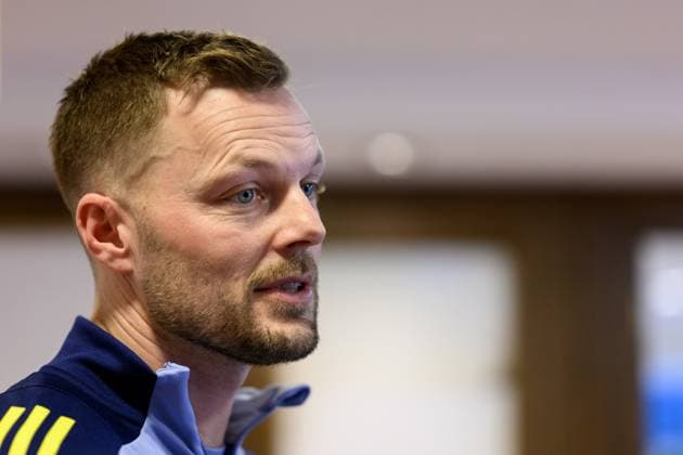 250318 Assistant coach Sebastian Larsson of the Swedish men s national football team at a press event on March 18, 2025 in Marbella Photo Carl Sandin BILDBYRAN kod CS CS0694 fotboll football soccer fotball landskamp pressträff event meeting sverige sweden sverige a bbeng  Copyright: CARLxSANDIN BB250318CS019