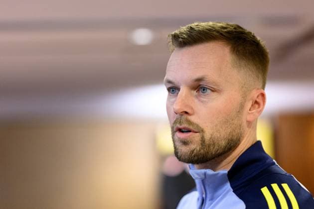 250318 Assistant coach Sebastian Larsson of the Swedish men s national football team at a press event on March 18, 2025 in Marbella Photo Carl Sandin BILDBYRAN kod CS CS0694 fotboll football soccer fotball landskamp pressträff event meeting sverige sweden sverige a bbeng  Copyright: CARLxSANDIN BB250318CS020