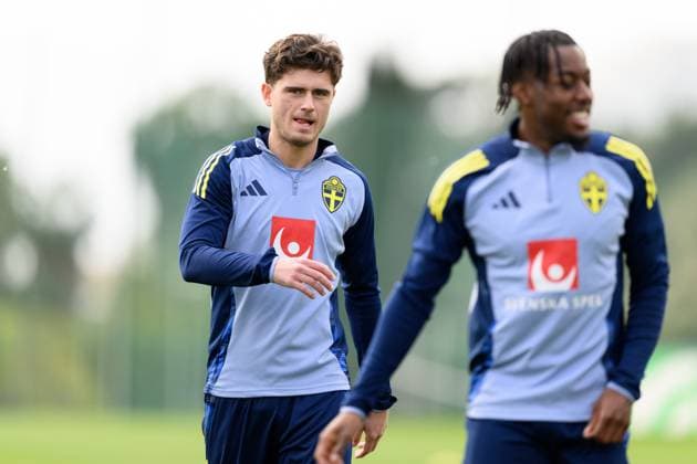 250319 Besfort Zeneli of the Swedish men s national football team during a training session on March 19, 2025 in Marbella Photo Carl Sandin BILDBYRAN code CS CS0695 fotboll football soccer fotball landskamp träning practice training sverige sweden sverige a bbeng  Copyright: CARLxSANDIN BB250319CS007