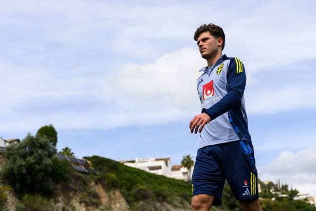 250319 Besfort Zeneli of the Swedish men s national football team after a training session on March 19, 2025 in Marbella Photo Carl Sandin BILDBYRAN code CS CS0695 fotboll football soccer fotball landskamp träning practice training sverige sweden sverige a bbeng  Copyright: CARLxSANDIN BB250319CS047