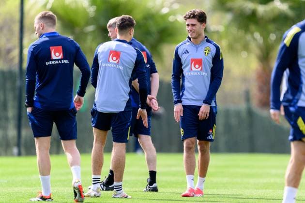 250319 Besfort Zeneli of the Swedish men s national football team during a training session on March 19, 2025 in Marbella Photo Carl Sandin BILDBYRAN code CS CS0695 fotboll football soccer fotball landskamp träning practice training sverige sweden sverige a bbeng jubel  Copyright: CARLxSANDIN BB250319CS070