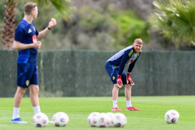 250319 Goalkeeper Victor Johansson of the Swedish men s national football team during a training session on March 19, 2025 in Marbella Photo Carl Sandin BILDBYRAN code CS CS0695 fotboll football soccer fotball landskamp träning practice training sverige sweden sverige a bbeng Copyright: CARLxSANDIN BB250319CS114