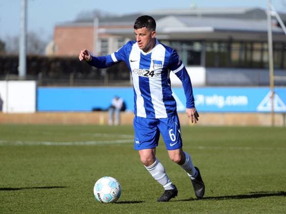 Diego Demme on the ball single image cropping action sport soccer soccer test match 2 Bundesliga DFL season 2024 2025 19 03 2025 Hertha BSC Berlin vs FC St Pauli SCP DFL regulations prohibit any use of photographs as image sequences and or quasi video