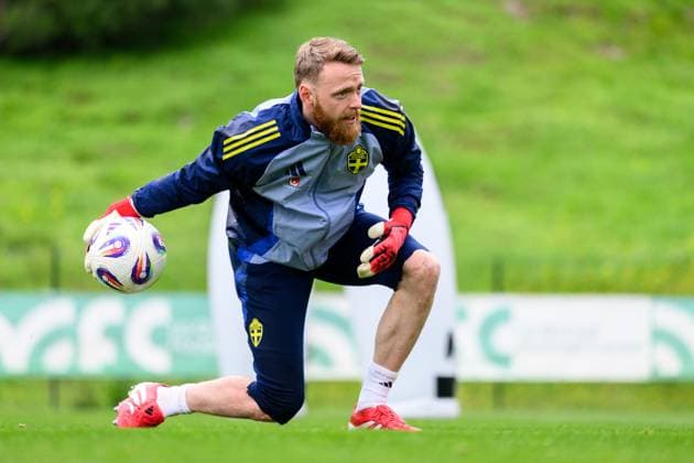 250320 Goalkeeper Viktor Johansson of the Swedish men s national football team during a training session on March 20, 2025 in Marbella Photo Carl Sandin BILDBYRAN code CS CS0696 fotboll football soccer fotball landskamp träning practice training sverige sweden sverige a bbeng Copyright: CARLxSANDIN BB250320CS021