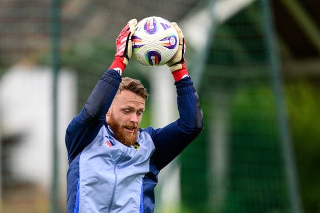 250320 Goalkeeper Viktor Johansson of the Swedish men s national football team during a training session on March 20, 2025 in Marbella Photo Carl Sandin BILDBYRAN code CS CS0696 fotboll football soccer fotball landskamp träning practice training sverige sweden sverige a bbeng Copyright: CARLxSANDIN BB250320CS027