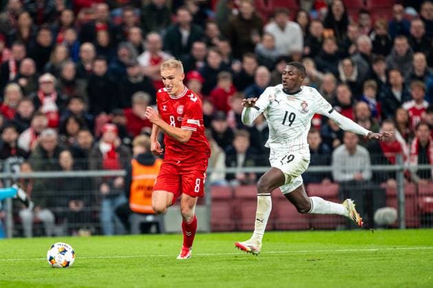 Denmark v Portugal, UEFA Nations League, Copenhagen, Denmark Copenhagen, Denmark. 20th, March 2025. Gustav Isaksen (8) of Denmark and Nuno Mendes (19) of Portugal seen during the UEFA Nations League play-off match between Denmark and Portugal at Parken in Copenhagen. Denmark, Copenhagen  Copyright: xGonzalesxPhoto FrederikkexJensenx