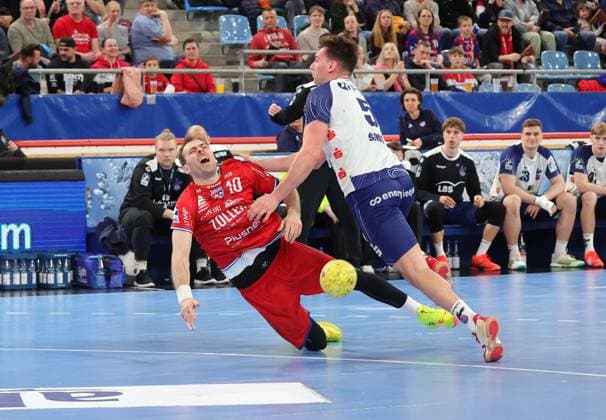 22 03 2025, Germany, Bietigheim, Handball, SG BBM Bietigheim vs VfL Potsdam, f l Tom Wolf BBM , Josip Simic VfL