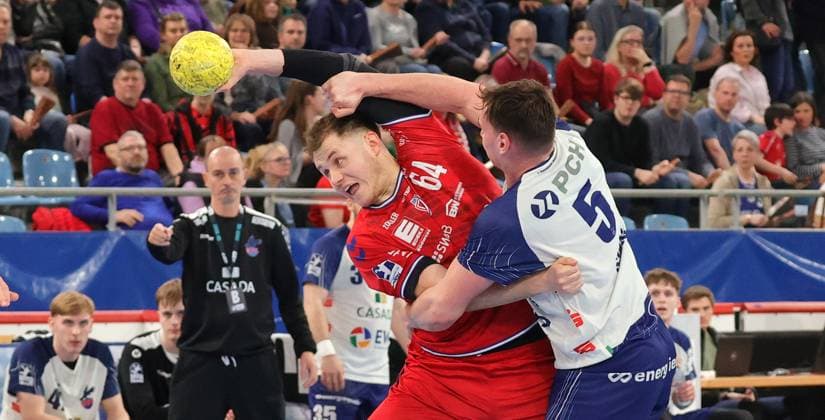 22 03 2025, Germany, Bietigheim, Handball, SG BBM Bietigheim vs VfL Potsdam, f l Maximilian Hejny BBM , Josip Simic VfL