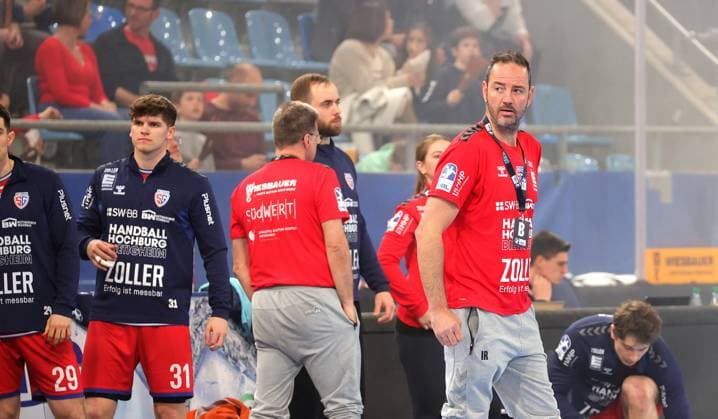 22 03 2025, Germany, Bietigheim, Handball, SG BBM Bietigheim vs VfL Potsdam, BBM coach Iker Romero