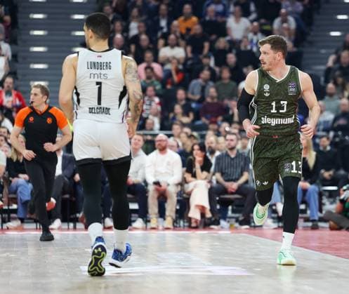 Andreas Obst FC Bayern Basketball, 13 , with Iffe Lundberg Partizan Belgrade, 01 , GER, FC Bayern Muenchen vs Partizan Belgrade, Basketball, Turkish Airlines Euroleague, Matchday 32, Season 2024 2025, 27 03 2025, GER, FC Bayern Muenchen vs Partizan Belgrade, Basketball, Turkish Airlines Euroleague, Matchday 32, Season 2024 2025, 27 03 2025 Muenchen Copyright: xEibner-Pressefoto JennixMaulx EP_JML