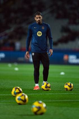 Spanish LaLiga EA Sports: FC Barcelona, Barca v CA Osasuna in Barcelona, Spain. Barcelona, Spain, 27, March, 2025. Spanish LaLiga EA Sports: FC Barcelona v CA Osasuna. (4) Ronald Araujo. Barcelona Olympic Stadium Lluis Companys Barcelona Spain