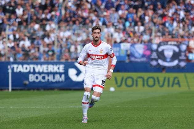 Atakan Karazor VfB Stuttgart, 16 GER, VfL Bochum vs VfB Stuttgart, Football, 1 Liga, Matchday 28, Season 2024 2025, 05 04 2025 DFL REGULATIONS PROHIBIT ANY USE OF PHOTOGRAPHS AS IMAGE SEQUENCES AND OR QUASI VIDEO GER, VfL Bochum vs VfB Stuttgart, Football, 1 Liga, Matchday 28, Season 2024 2025, 05 04 2025 Bochum Copyright: xEibner-Pressefoto FrankxZeisingx EP_FZG