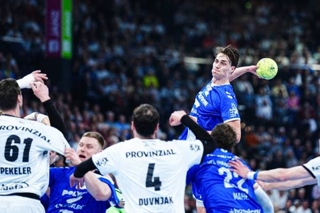 Throw Goal Miro Schluroff VfL Gummersbach, 15 GER, THW Kiel vs VfL Gummersbach, Handball, Bundesliga, Matchday, 25, Season 2024 2025, 05 04 2025 GER, THW Kiel vs VfL Gummersbach, Handball, Bundesliga, Matchday, 25, Season 2024 2025, 05 04 2025 Kiel Copyright: xEibner-Pressefoto MarcelxvonxFehrnx EP_MFN