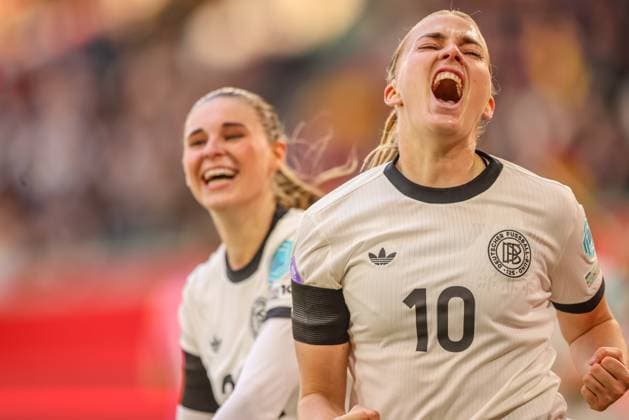 GER, Wolfsburg, Germany vs. Scotland, international match, football, DFB, season 2024 2025, Volkswagen Arena, Nations League, matchday 4 in the picture Laura Freigang Germany 10 scores the goal for 5 1 against Scotland DFB DFL REGULATIONS PROHIBIT ANY USE OF PHOTOGRAPHS AS IMAGE SEQUENCES AND OR QUASI VIDEO, 08 04 2025, Copyright: HMBxMedia HendrikxHamelau