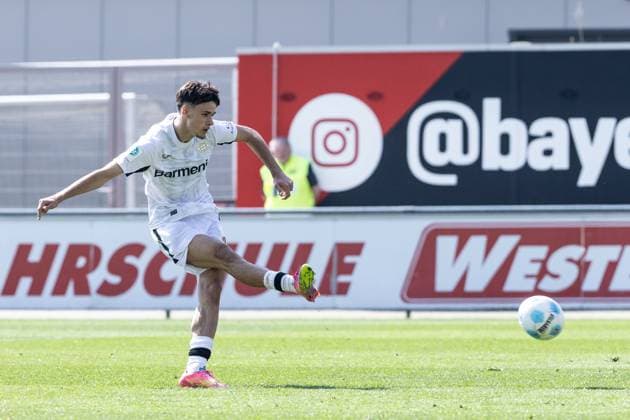 A Junioren Bundesliga U19 Bayer 04 Leverkusen U19 Eintracht Frankfurt U19 Ulrich Haberland Stadion, Leverkusen 09 04 2025 Kerim Alajbegovic Bayer 04 Leverkusen U19, 10 A Junioren Bundesliga U19 DFB Nachwuchsliga Hauptrunde Liga A Gruppe C 2024 25 Bayer 04 Leverkusen U19 Eintracht Frankfurt U19 Ulrich Haberland Stadion, Leverkusen 09 04 2025 DFB regulations prohibit any use of photographs as image sequences and or quasi video Copyright: xBEAUTIFULxSPORTS Buriakovx