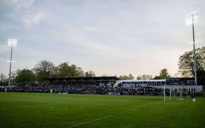 Football, Season 2024 2025, Regionalliga West, 11 04 2025, Matchday 29, Men, 1 FC Bocholt white vs VfL Sportfreunde Lotte blue New floodlights Bocholt Stadion am Huenting North Rhine-Westphalia Germany 250411_fb_1fc-bocholt_sf-lotte_39775
