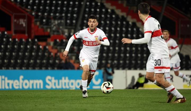 09 04 25 VfB Stuttgart II FC Viktoria Köln 1904 Germany, Großaspach, 09 04 2025, Football, 3 Liga, VfB Stuttgart II FC Viktoria Köln 1904 Samuele di Benedetto VfB Stuttgart II