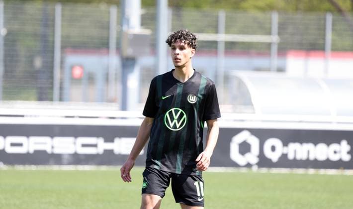 09 04 25 U19 VfB Stuttgart U19 VfL Wolfsburg Germany, Stuttgart, 09 04 2025, Football, U19 DFB Youth League, U19 VfB Stuttgart U19 VfL Wolfsburg Yasin Chebil VfL Wolfsburg