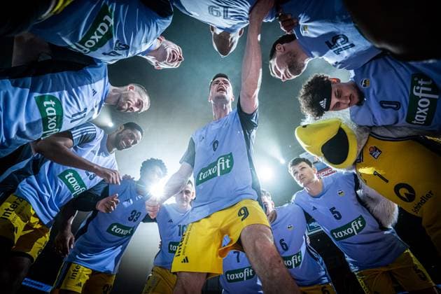 Basketball Berlin 16 04 2025 Season 2024 2025 1 Bundesliga easyCredit BBL Alba Berlin Telekom Baskets Bonn Jonas Mattisseck Alba Berlin, No 09 Huddle