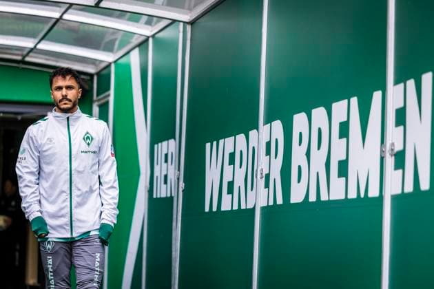 GER, 1 FBL, SV Werder Bremen vs VfL Bochum 19 04 2025, WESERSTADION, GER, 1 FBL, SV Werder Bremen vs VfL Bochum in picture Leonardo Bittencourt Werder Bremen 10 in the players tunnel, nordphotoxGmbHx xRauch nph00251