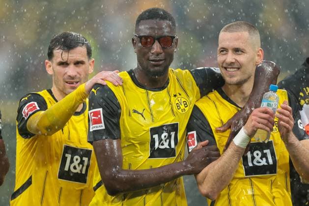20 04 2025, 1 Bundesliga, Matchday 30, Borussia Dortmund Borussia Mönchengladbach, f l Pascal Groß Borussia Dortmund , Serhou Guirassy Borussia Dortmund with sunglasses, Waldemar Anton Borussia Dortmund celebrate the home win, Dortmund Signal Iduna Park NRW Germany xRHR PHOTO DEx Copyright: DennisxEwert RHR-FOTOx RHR-FOTO DE