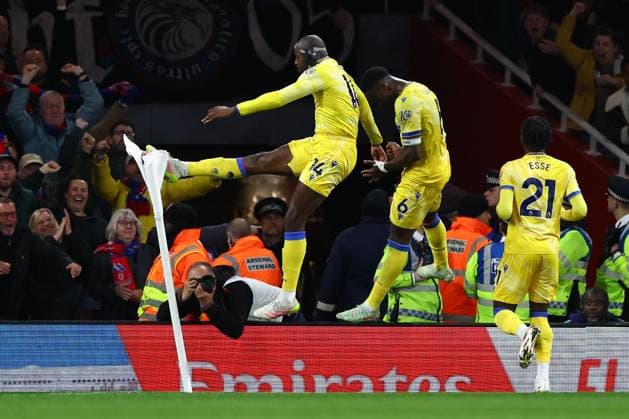 Bilder des Jahres 2025, Sport 04 April Sport Themen der Woche KW17 Sport Bilder des Tages Jean-Philippe Mateta of Crystal Palace celebrates after scoring a goal (2-2) Arsenal v Crystal Palace, Premier League, Football, Emirates Stadium, London, UK - 23 Apr 2025 EDITORIAL USE ONLY No use with unauthorised audio, video, data, fixture lists, club league logos or live services. Online in-match use limited to 120 images, no video emulation. No use in betting, games or single club league player publications. Copyright: xSimonxDael Shutterstockx 15266241ax