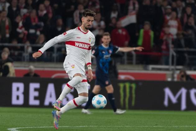 Atakan Karazor VfB Stuttgart, 16 GER, VfB Stuttgart vs 1 FC Heidenheim, Football, Men, 1 Bundesliga, 31 Matchday, Season 2024 2025, 25 04 2025, DFL DFB REGULATIONS PROHIBIT ANY USE OF PHOTOGRAPHS AS IMAGE SEQUENCES AND OR QUASI VIDEO, GER, VfB Stuttgart vs 1 FC Heidenheim, Football, Men, 1 Bundesliga, 31 Matchday, Season 2024 2025, 25 04 2025 Stuttgart Copyright: xEibner-Pressefoto WolfgangxFrankx EP_WFK