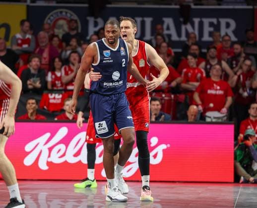 Johannes Voigtmann FC Bayern Basketball, 07 with Tyren Johnson Syntainics MBC, 02 , GER, FC Bayern Muenchen vs SYNTAINICS MBC, Basketball, easycredit Basketball Bundesliga, BBL, Matchday 30, Season 2024 2025, 27 04 2025, GER, FC Bayern Muenchen vs SYNTAINICS MBC, Basketball, easycredit Basketball Bundesliga, BBL, Matchday 30, Season 2024 2025, 27 04 2025 Muenchen Copyright: xEibner-Pressefoto JennixMaulx EP_JML