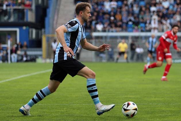 27 04 2025, xrekx, Fußball 3 Liga, SV Waldhof Mannheim VfB Stuttgart U23 v l Lukas Klünter Kluenter SV Waldhof Mannheim DFL DFB REGULATIONS PROHIBIT ANY USE OF PHOTOGRAPHS as IMAGE SEQUENCES and or QUASI VIDEO Mannheim