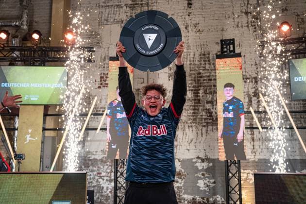 VBL Grand Final by WOW, 27 04 2025 Levy Finn Rieck RBLZ levyfinn , RB Leipzig with the championship trophy VBL Grand Final by WOW, 27 04 2025,Cologne,Germany Copyright: xBEAUTIFULxSPORTS Henrichsx