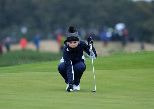 UK: The Alfred Dunhill Links Championship at Kingsbarns, St Andrews, Scotland on 30 September 2022 Pictured: Hollywood star Kathryn Newton on the 10th green Kingsbarns during the second round of the Alfred Dunhill Links Championship 2022 St Andrews Fife Scotland Copyright: xAlexxToddx