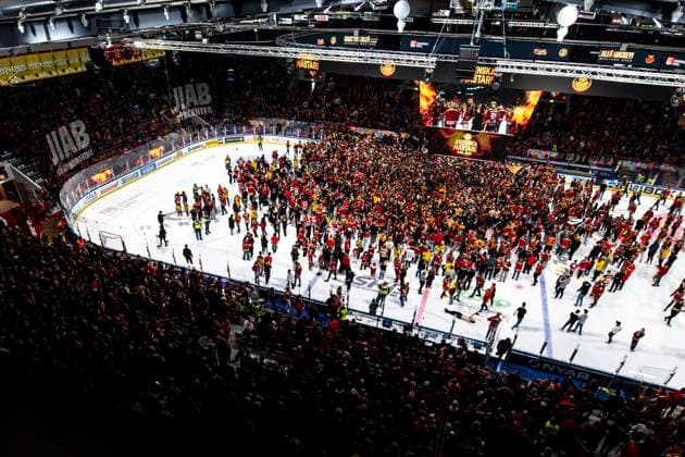 250501 The pitch is stormed by Luleas supporters after the final six in SHL between Lulea and Brynäs on May 1, 2025 in Lulea  Copyright: MAXIMxTHORE BB250501MT369