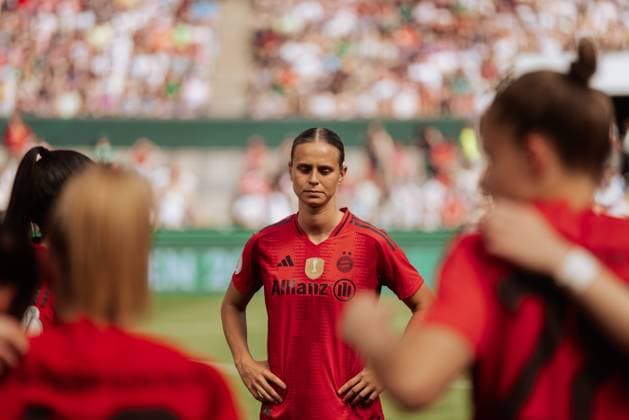 Cologne, Germany, May 1st 2025 Klara Bühl (17 Bayern Munich) looking down in concentration before the match start during the DFB-Pokal final match between FC Bayern Munich and SV Werder Bremen at RheinEnergieStadion, in Cologne, Germany. (Gabor Baumgarten SPP) Copyright: xGaborxBaumgartenx xSPPx spp-en-GaBaSp-2025-05-01_DFB Pokal Final_ FC Bayern Munich - SV Werder Bremen_01_6559