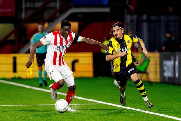 OSS, 02-05-2025, Frans Heesen Stadion, Season 2024-2025 Dutch Keuken Kampioen Divisie football Vitesse midfielder Irakli Yegoian, TOP OSS defender Leonel Miguel during the match TOP Oss - Vitesse TOP Oss - Vitesse  x29036623x Copyright:
