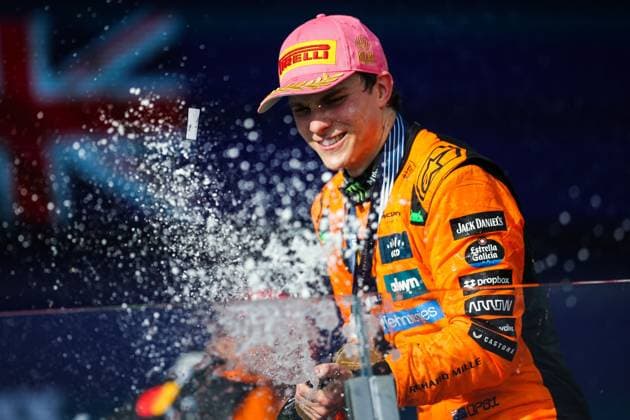 Bilder des Jahres 2025, Sport 05 Mai Sport Themen der Woche KW18 Sport Bilder des Tages F1 - MIAMI GRAND PRIX 2025 PIASTRI Oscar (aus), McLaren F1 Team MCL39, portrait podium during the Formula 1 Crypto.com Miami Grand Prix 2025, 6th round of the 2025 FIA Formula One World Championship, WM, Weltmeisterschaft from May 2 to 4, 2025 on the Miami International Autodrome, in Miami Gardens, Florida, United States of America - Miami GardensUnited States Copyright: xEricxAlonsox