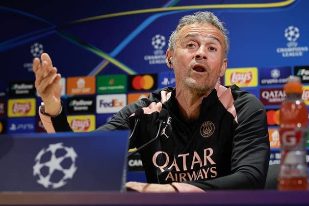 Paris, Parc des Princes 6 05 2025 UEFA press conference ahead of the Champions League 2024 25 semi-final second leg Paris Saint Germain Arsenal FC v l , coach, coach Luis Enrique Paris Saint Germain gestures, gesturing with his arms Copyright: AntonioxBorga
