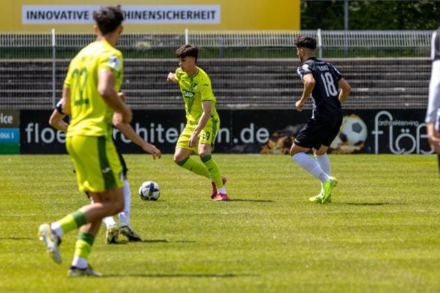 duel, duel, fight, tackle, duel, duel, fight, tackle Luca Erlein TSG Hoffenheim II , 19 and Samet Yilmaz FC 08 Villingen, 18 GER, GER, FC 08 Villingen vs TSG Hoffenheim II, Football Oberliga, 33 Matchday, Season 2024 2025, 10 05 25 GER, GER, FC 08 Villingen vs TSG Hoffenheim II, Football Oberliga , 33 Matchday, Season 2024 2025, 10 05 25 Villingen Copyright: xEibner-Pressefoto KirstenxThiemannx