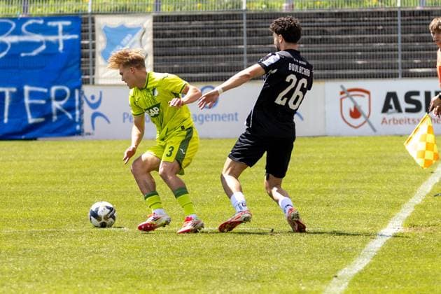 duel, duel, fight, tackle, duel, duel, fight, tackle Hennes Behrens TSG Hoffenheim II , 03 vs Mokhtar Boulachab TSG Hoffenheim II , 26 GER, GER, FC 08 Villingen vs TSG Hoffenheim II, Soccer Oberliga, 33 Matchday, Season 2024 2025, 10 05 25 GER, GER, FC 08 Villingen vs TSG Hoffenheim II, Soccer Oberliga , 33 Matchday, Season 2024 2025, 10 05 25 Villingen Copyright: xEibner-Pressefoto KirstenxThiemannx