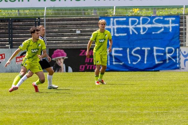 duel, duel, fight, tackle, duel, fight, tackle Can Karalas TSG Hoffenheim II , 23 vs Leon Albrecht FC 08 Villingen, 22 GER, GER, FC 08 Villingen vs TSG Hoffenheim II, Soccer Oberliga, 33 Matchday, Season 2024 2025, 10 05 25 GER, GER, FC 08 Villingen vs TSG Hoffenheim II, Soccer Oberliga , 33 Matchday, Season 2024 2025, 10 05 25 Villingen Copyright: xEibner-Pressefoto KirstenxThiemannx