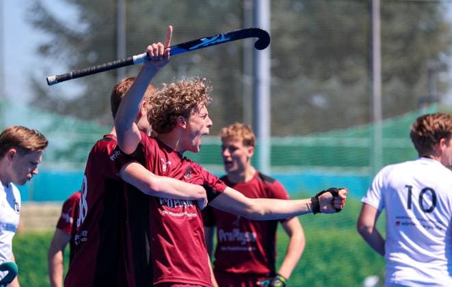 BAU 10 05 2025, Germany, Ludwigsburg, Hockey 2 Bundesliga, HTC Stuttgarter Kickers vs HC Ludwigsburg, HCL celebrating after the 1 0 goal, scorer Florian Köhler HTC