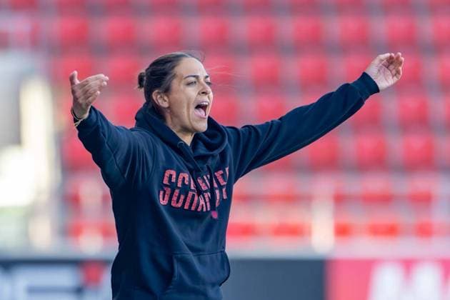 Ingolstadt, Germany 10 May 2025 3 Liga 2024 2025 FC Ingolstadt 04 vs SV Wehen Wiesbaden In the picture coach Sabrina Wittmann FCI gesticulates on the pitch DFB regulations prohibit any use of photographs as image sequences and or quasi video Audi Sportpark Bayern Copyright: xFotostandx xSchäferx
