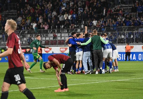 Finale ceskeho fotbaloveho poharu MOL Cupu: SK Sigma Olomouc - AC Sparta Praha, 14. kvetna 2025, Olomouc. Hraci Olomouce oslavuji vyhru. (CTKxPhoto LudekxPerina) CTKPhotoP2025051409567  CTKPhotoP2025051409567